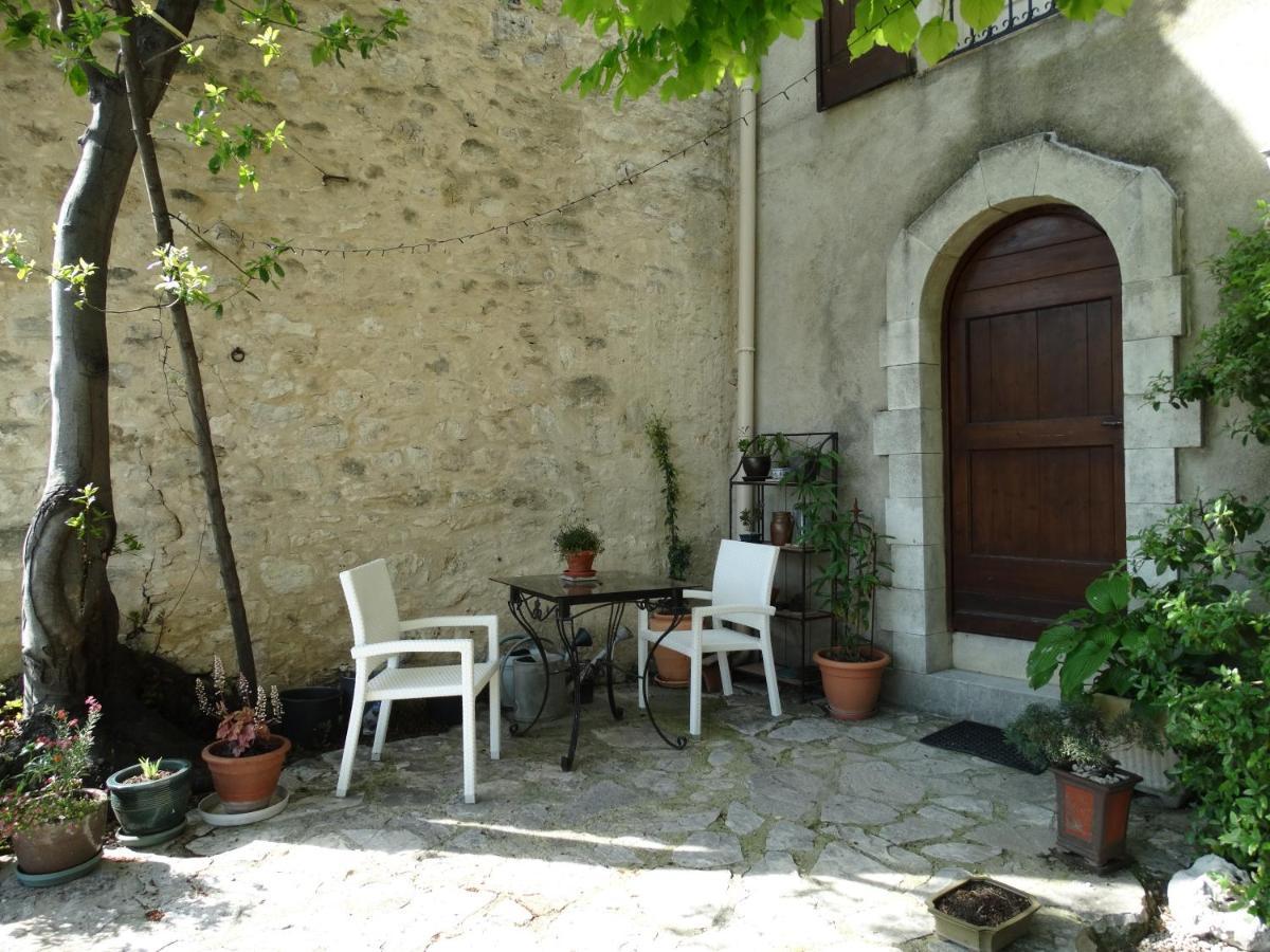 Le Clos Du Tilleul Guest house Saint-Michel-l'Observatoire